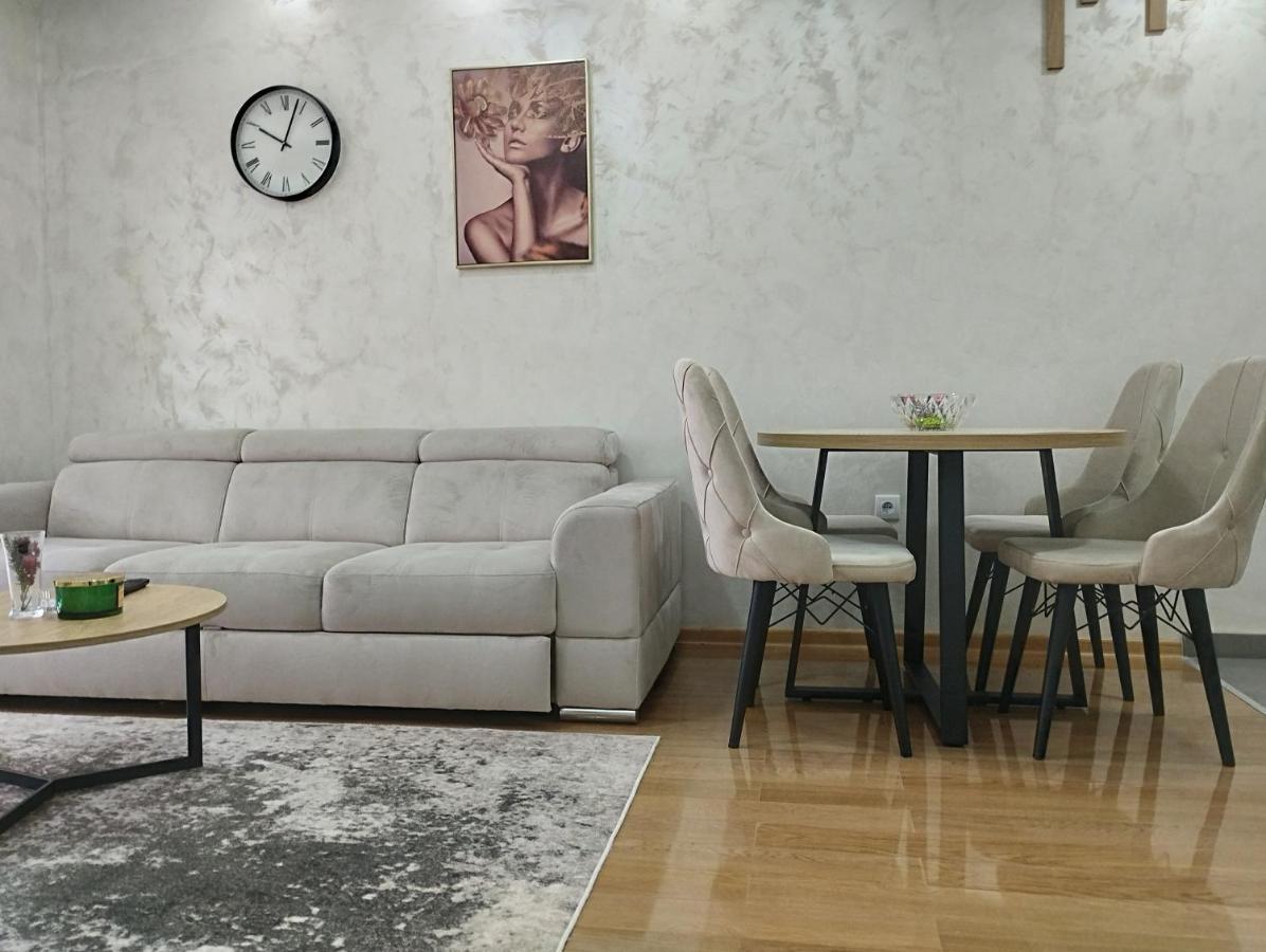 Apartament Vukadin Jovanke Jeftanovic 3 *
