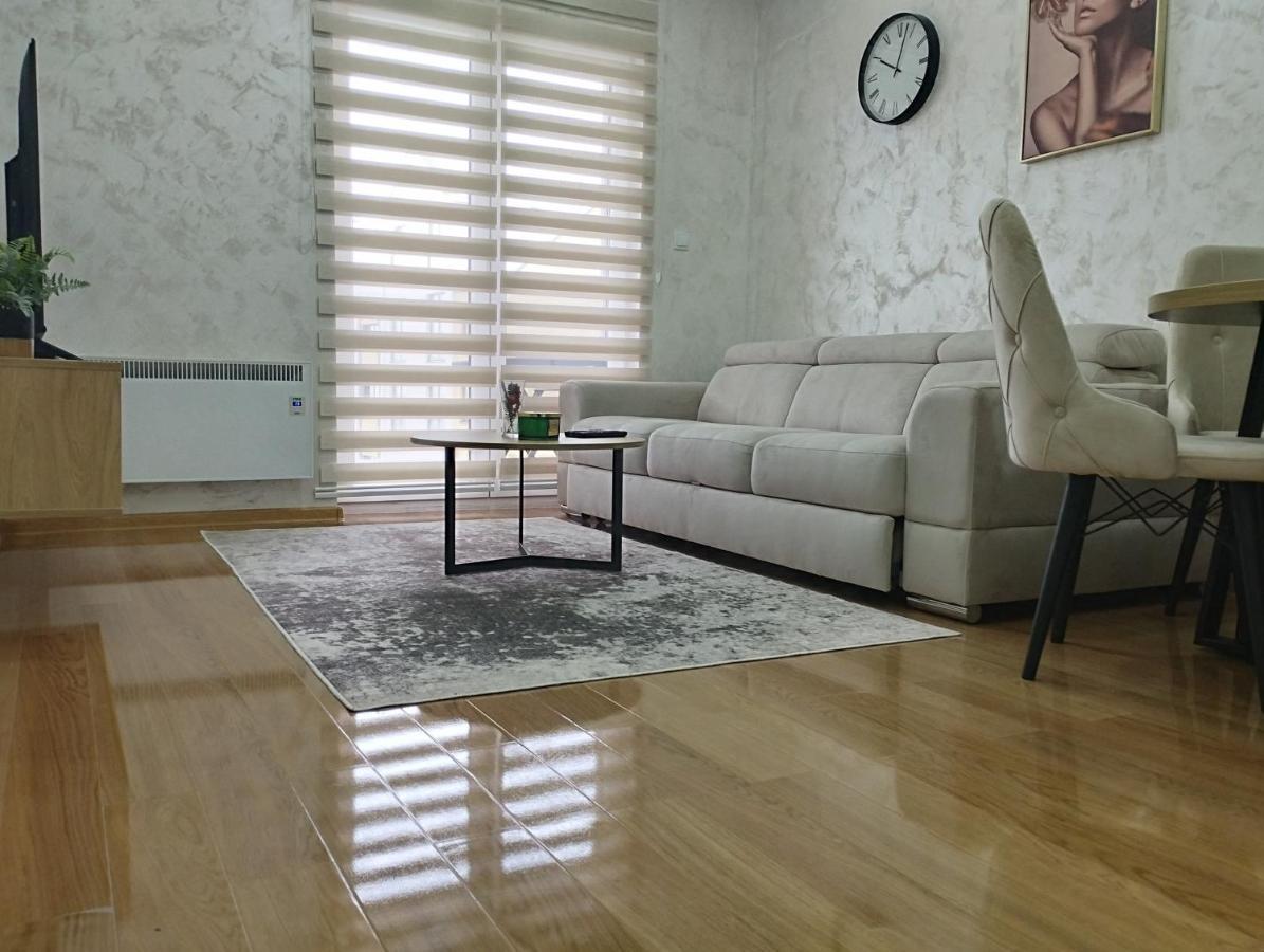 Apartament Vukadin Jovanke Jeftanovic 3 *